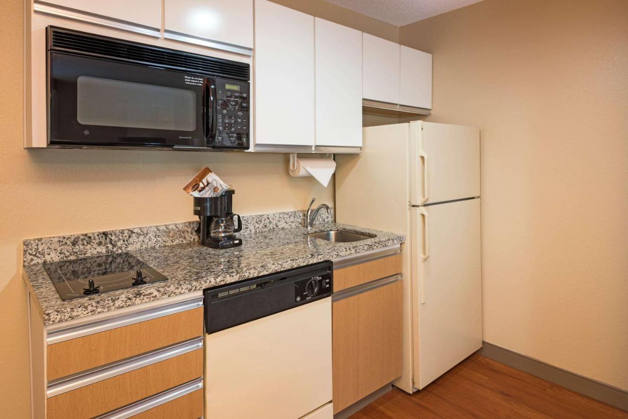 Mainstay Suites Detroit Farmington Hills Kültér fotó